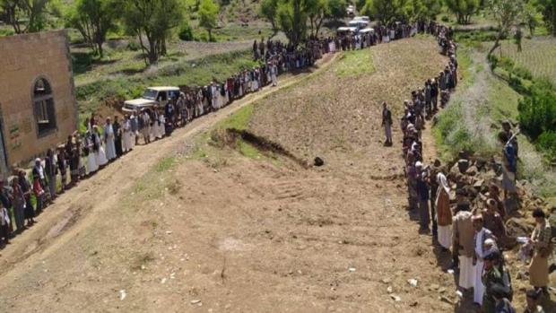 وقفة قبلية في مديرية حزم العدين بالذكرى السنوية للصرخة